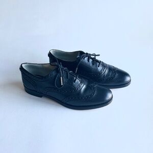 Michael Kors Black Genuine Leather Rubber Outsole Oxfords size 8